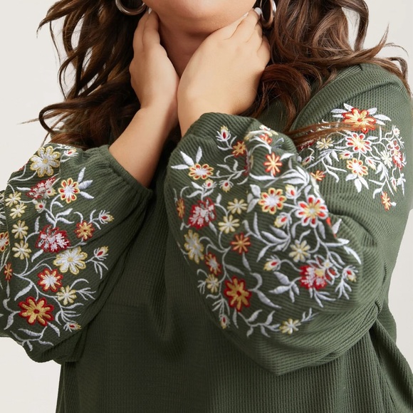 BloomChic Waffle Knit Floral Embroidered Lantern Sleeve T-shirt - Picture 3 of 8